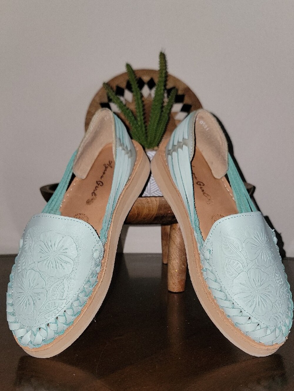 Light Blue Floral-Embossed Slip-On Moccasins Sz 7 - Picture 12 of 12